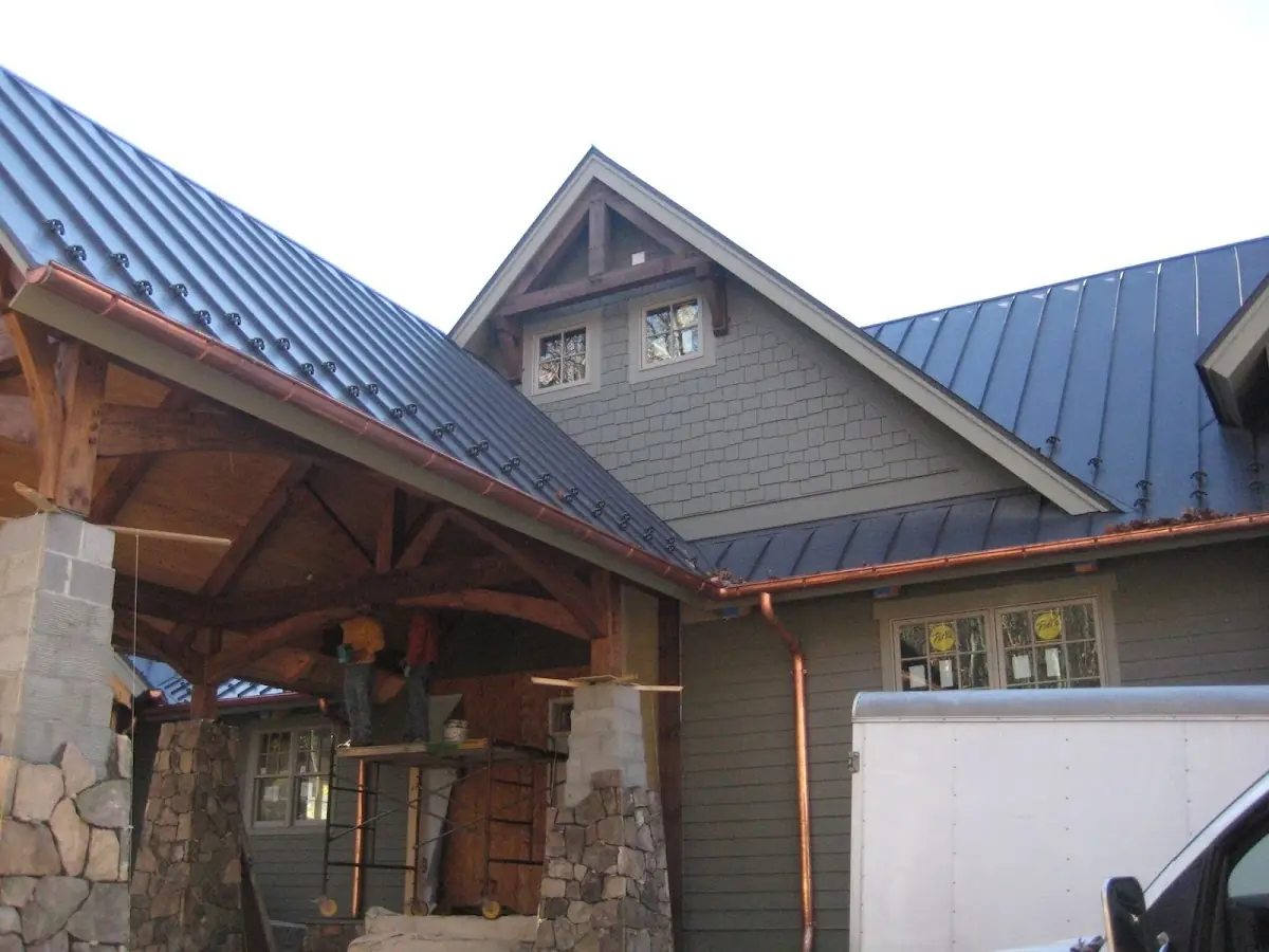 Craftsman Roofing team delivering quality roofing work in Commons
